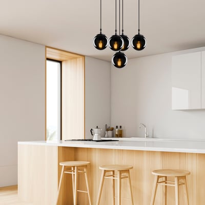 Tatum kroonluchter | Zwarte damp | Metalen behuizing | Glazen kap Tatum kroonluchter | Zwarte damp | Metalen behuizing | Glazen kap