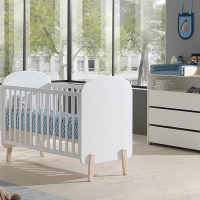 Babybed 60x120 cm en commode met luierplank-wit Babybed 60x120 cm en commode met luierplank-wit