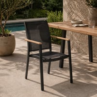 Tuinstoel Billie Gescova - stapelbaar zwart met teak armleuningen