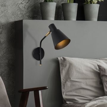 Moderne Zwart Gouden Wandlamp | Strakke en Verfijnde Verlichtingsoplossing