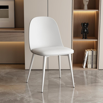 Witte stoel 'Jasmin' uit polypropyleen met PU zitting | Metalen poten | H81 x B51 x D44 cm